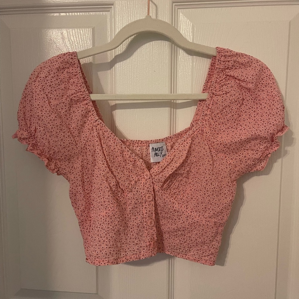 SOLD: Princess Polly Pink Puff Sleeve Crop with Buttons